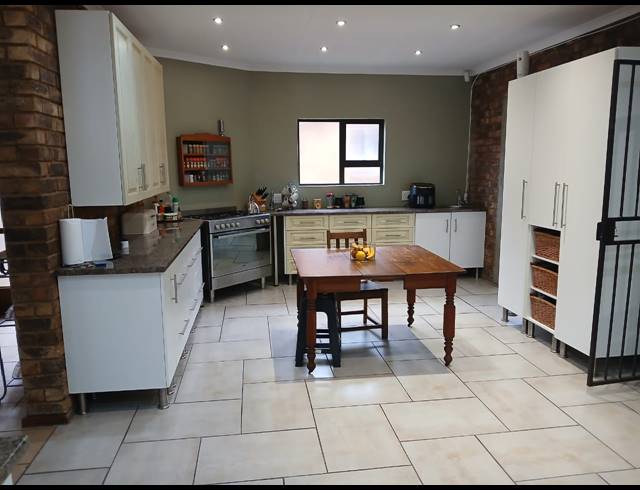 3 BEDROOM HOUSE FOR SALE IN BO-DORP